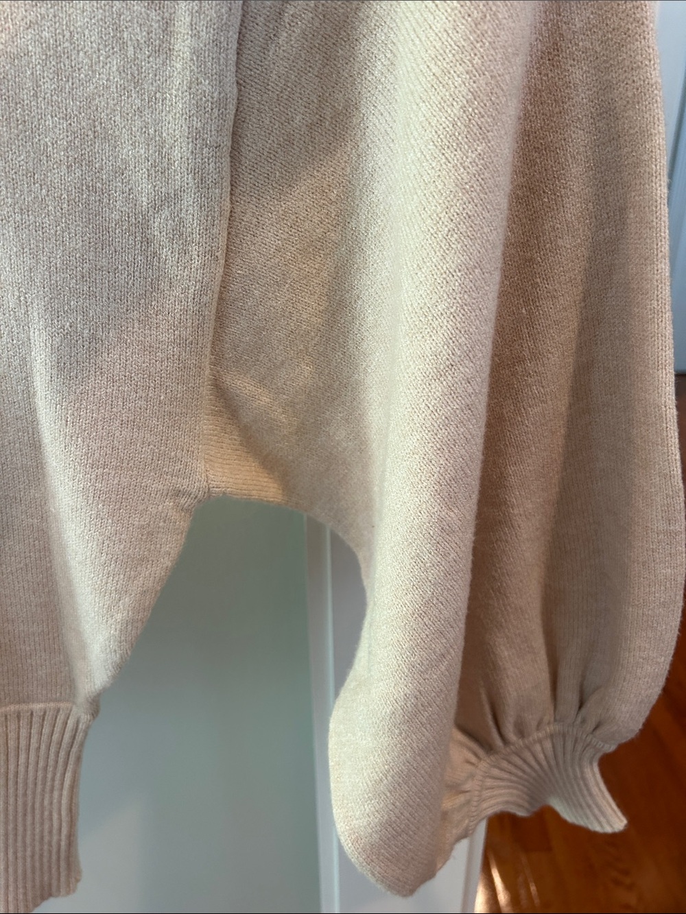 Time and Tru Women's Scoop Neck Sweater in Oatmeal Heather Balloon Sleeve - Picture 3 of 4